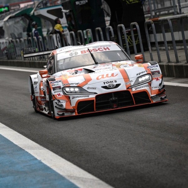 予選11位から4位へ。坪井翔選手が見せた粘り強い走り【SUPER GT富士300kmレース】